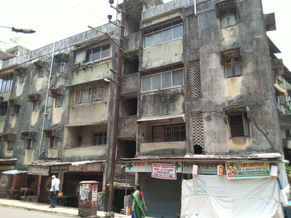 Namdeo Path in Dombivali will close for two days for demolition of dangerous building