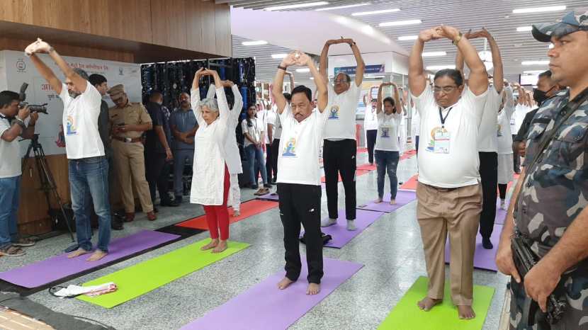 कार्यक्रम संपल्यावर उपस्थित प्रसारमाध्यमांना सध्याच्या राजकीय घडामोडींवर प्रतिक्रियाही दिली.