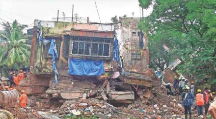 Image ALT: Mumbai Building Collapse News in Marathi