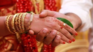 The bride dies on stage during the saptapadi