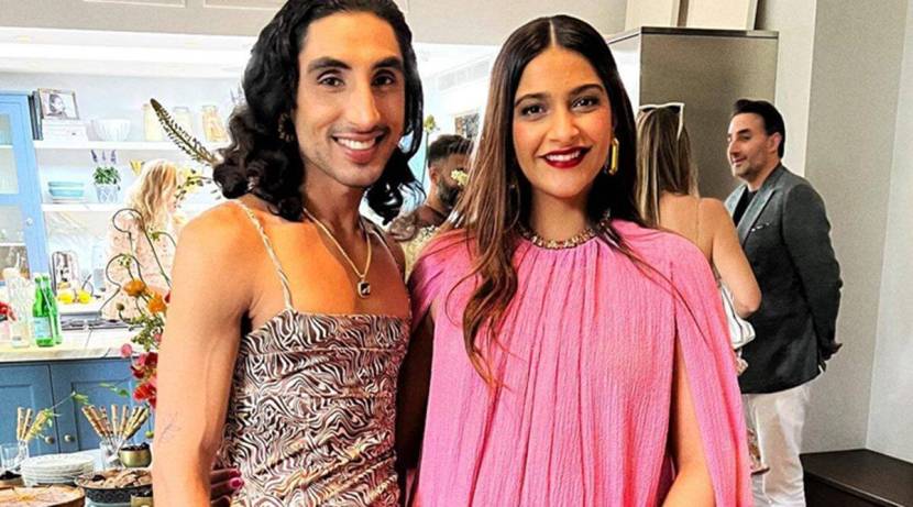 अभिनेत्री सोनम कपूर (Sonam Kapoor) सध्या तिच्या गरोदरपणामुळे चर्चेत आहे. आता सोशल मीडियावर तिच्या डोहाळे जेवणाच्या कार्यक्रमाची चर्चा रंगत आहे.