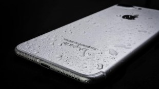 how-to-keep-phone-safe-from-monsoon