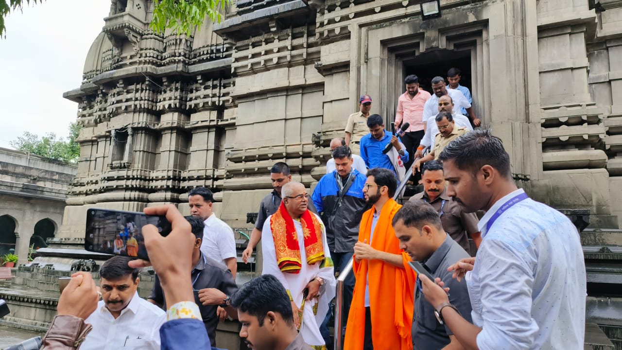 Aditya Thackeray Shiv Samvad Yatra nashik kalaram mandir visit and viral tweets