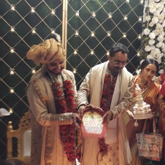 बंगाली आणि मारवाडी दोन्ही समाजातील धार्मिक विधी विवाहात पार पडले. (Photo: Instagram/ chatterjeeshahana)