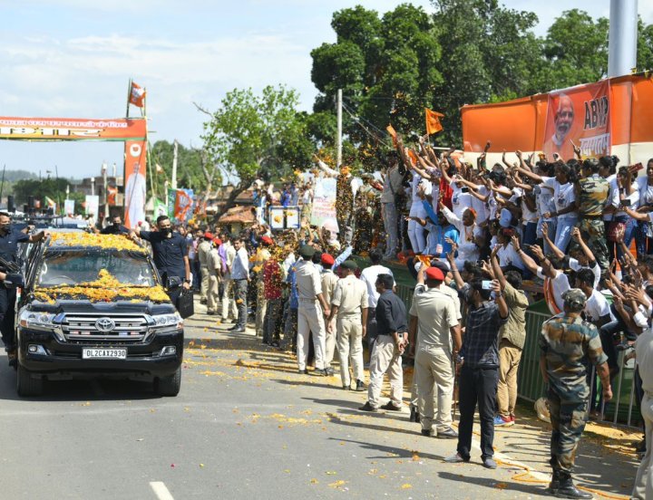 बाबा बैद्यनाथ धाम, काशी विश्वनाथ धाम, केदारनाथ धाम, अयोध्या धाम, रामायण सर्किट, भगवान बुद्धांशी संबंधित पवित्र स्थाने असो, देशातील श्रद्धा, अध्यात्म आणि ऐतिहासिक ठिकाणी आधुनिक सुविधा तयार केल्या जात आहेत, असेही ते म्हणाले.