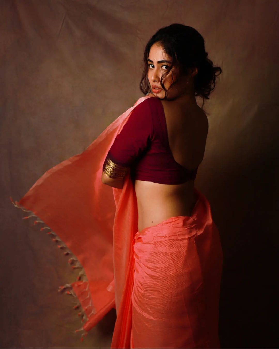 marathi actress Akshaya Hindalkar bold photoshoot in saree