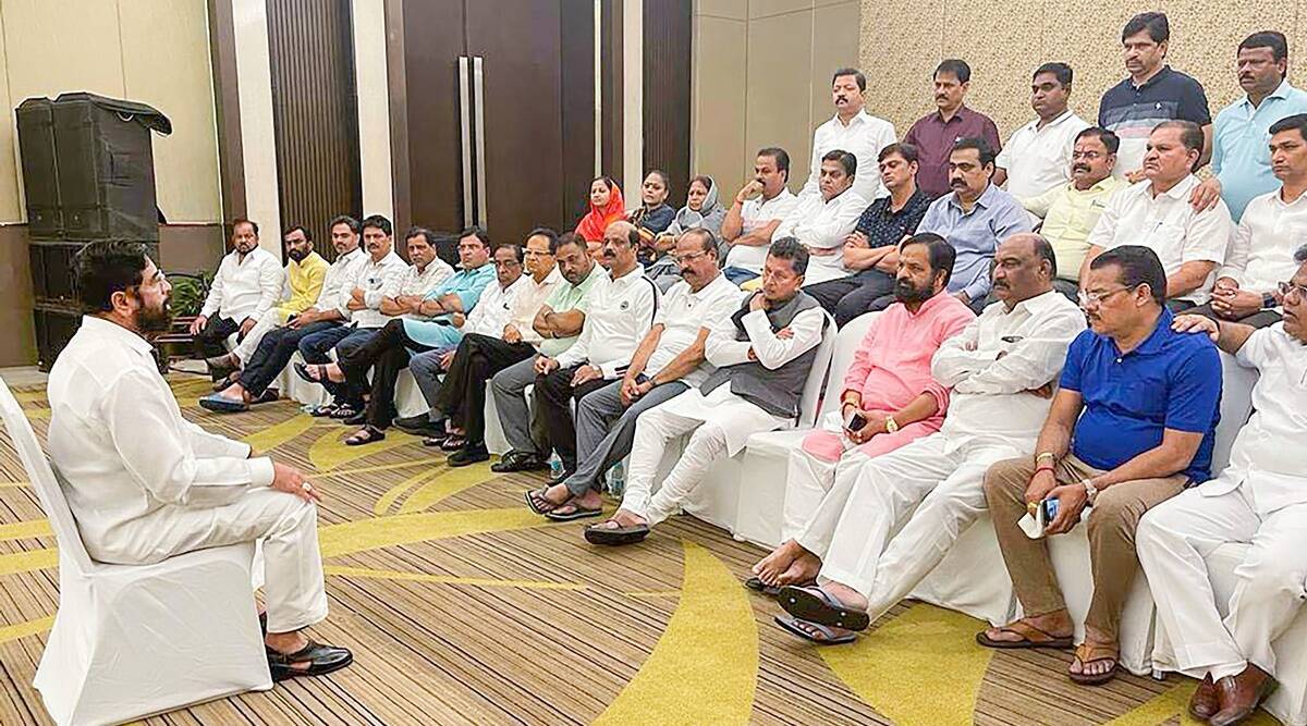 eknath shinde rebel mla group may get place in BJP lead NDA