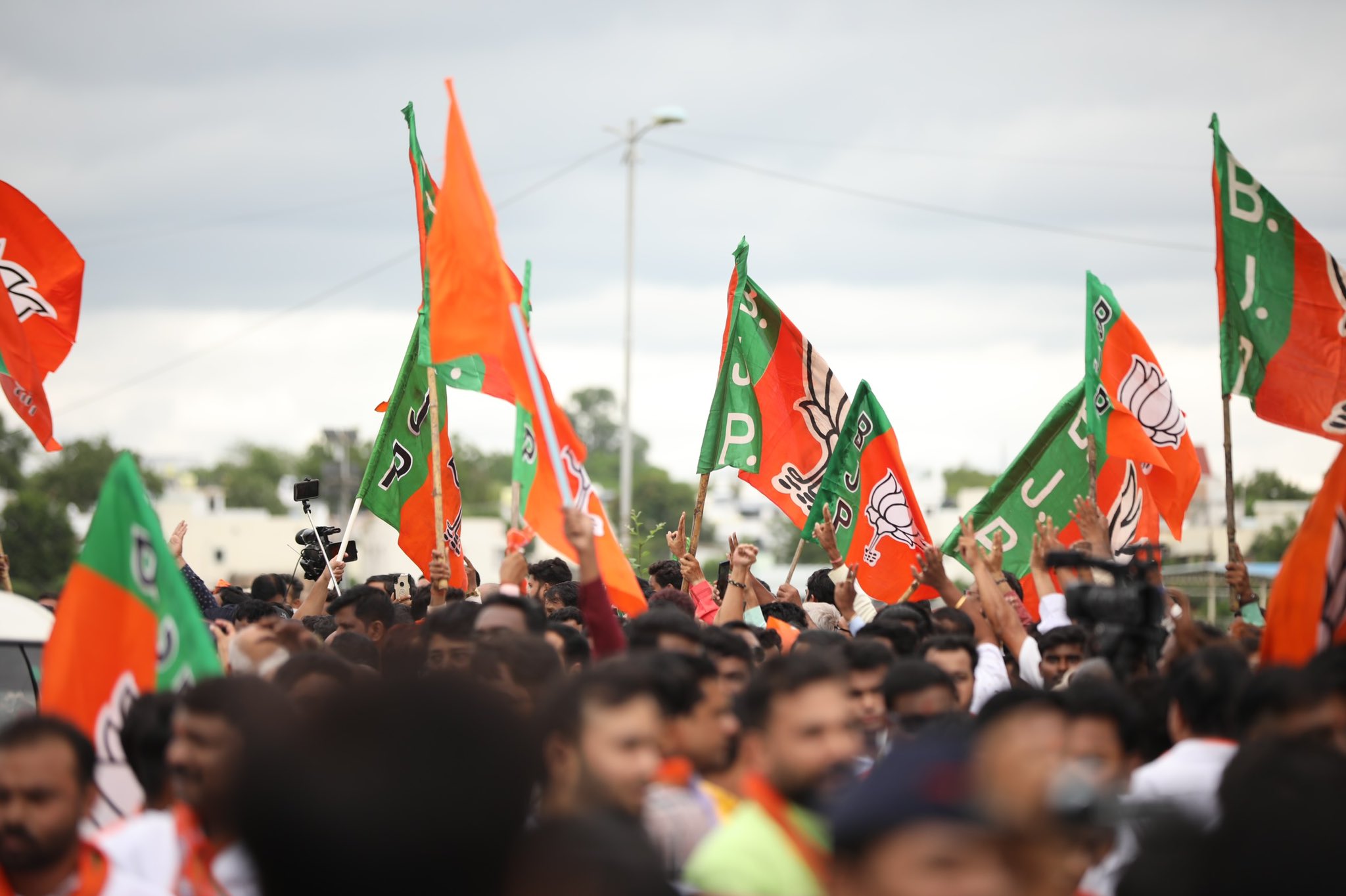 Deputy CM Devendra Fadnavis Wife Amruta Shares Photo from Nagpur Rally says his comeback is phenomenal