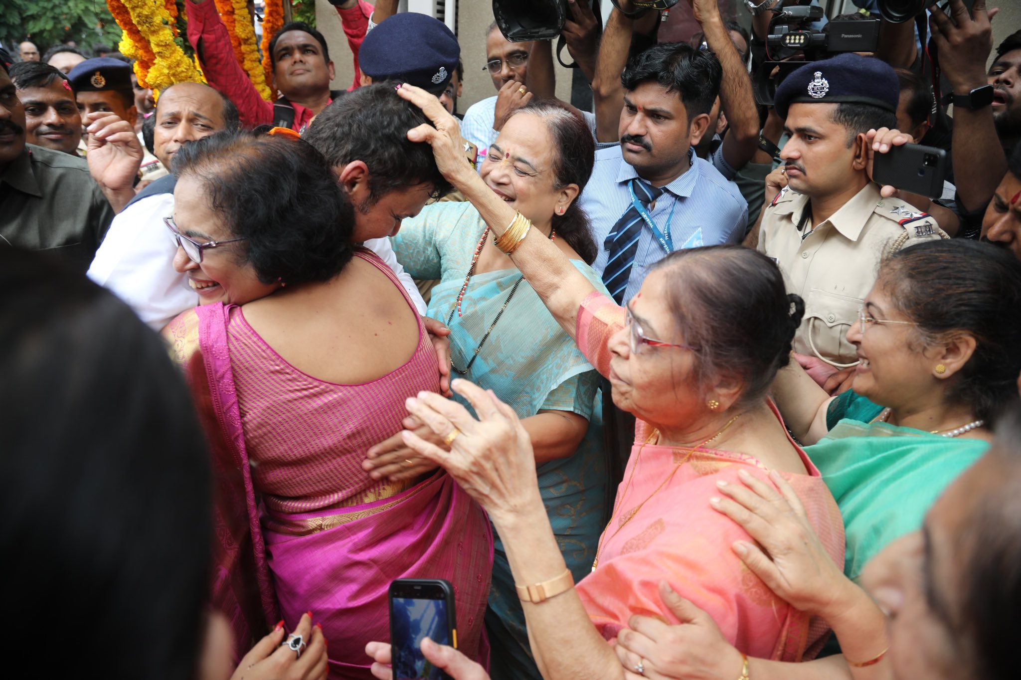 Deputy CM Devendra Fadnavis Wife Amruta Shares Photo from Nagpur Rally says his comeback is phenomenal