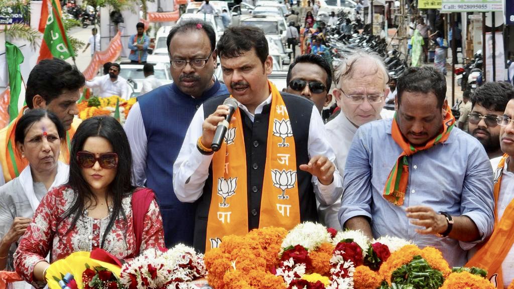 Deputy CM Devendra Fadnavis Wife Amruta Shares Photo from Nagpur Rally says his comeback is phenomenal