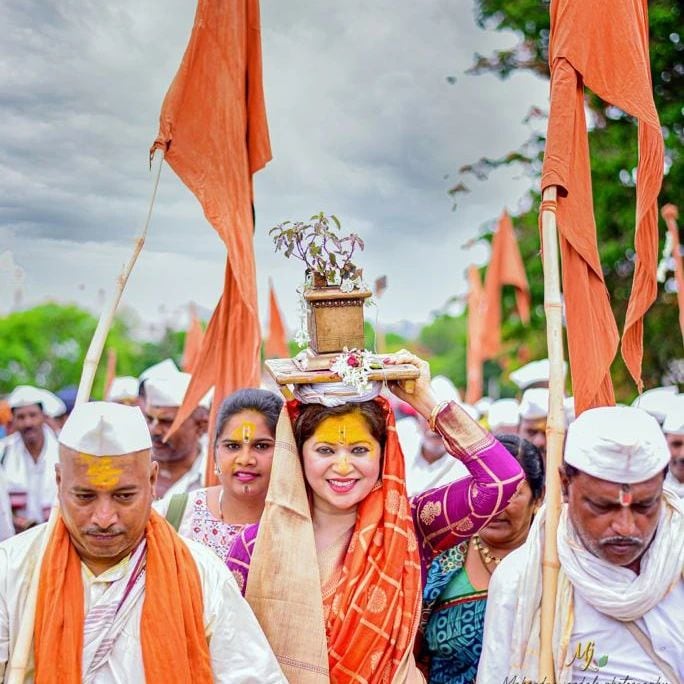 Actress and shivsena politician Deepali Sayyed in pandharpur vari ashadhi ekadashi 2022 