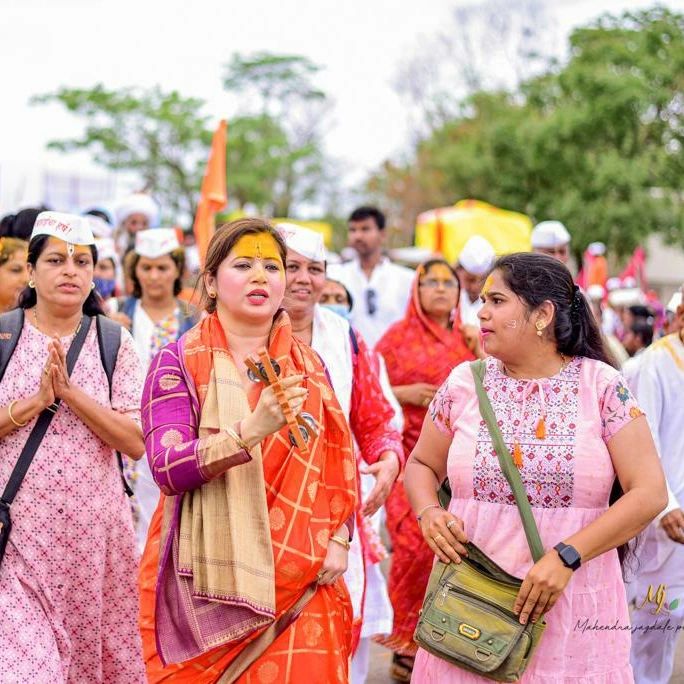 Actress and shivsena politician Deepali Sayyed in pandharpur vari ashadhi ekadashi 2022 