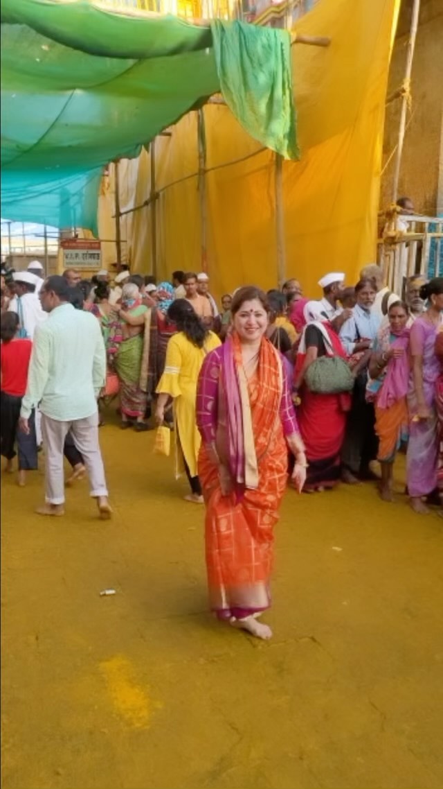 Actress and shivsena politician Deepali Sayyed in pandharpur vari ashadhi ekadashi 2022 
