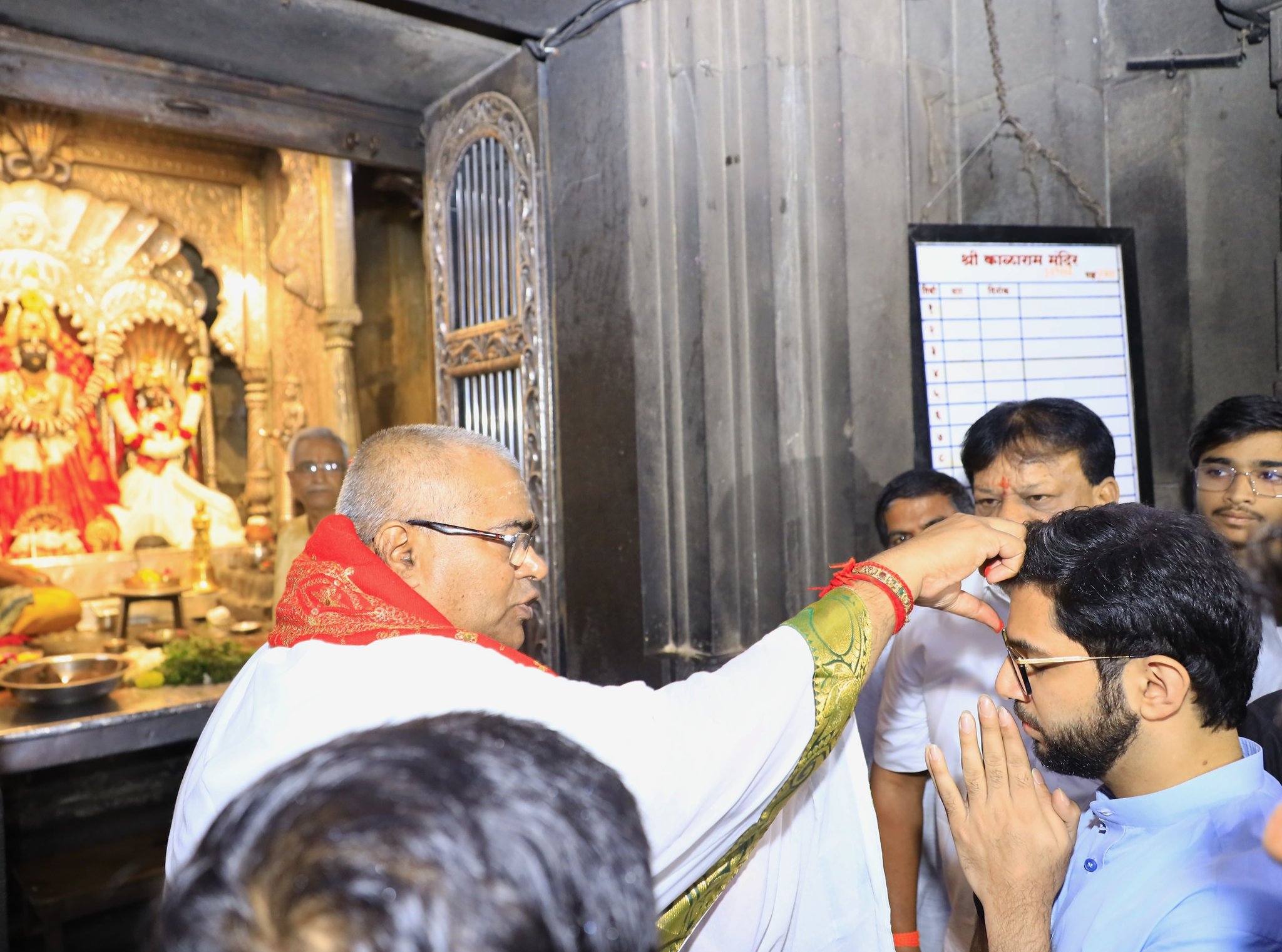 Aditya Thackeray Shiv Samvad Yatra nashik kalaram mandir visit and viral tweets