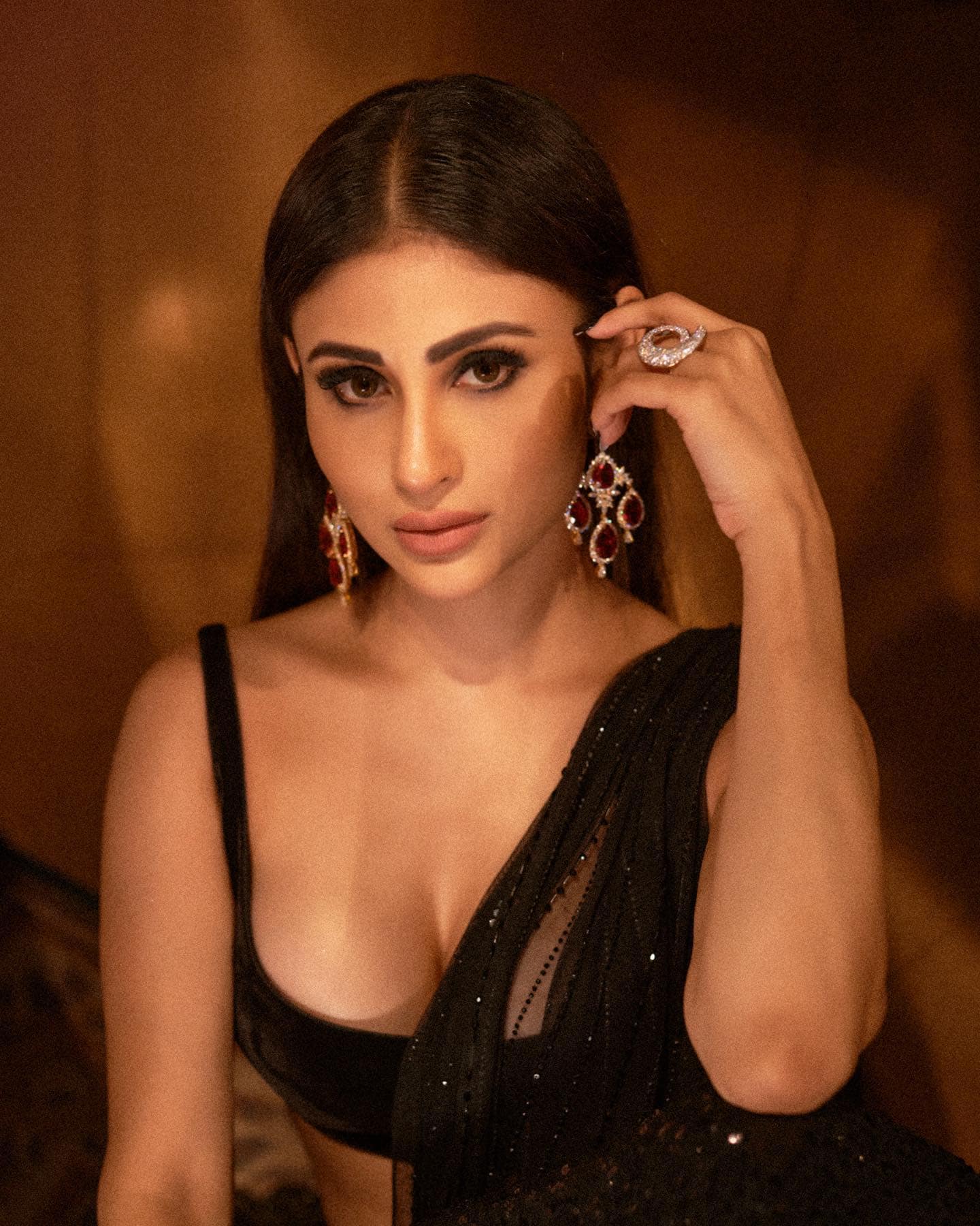 bollywood actress mouni roy photos 