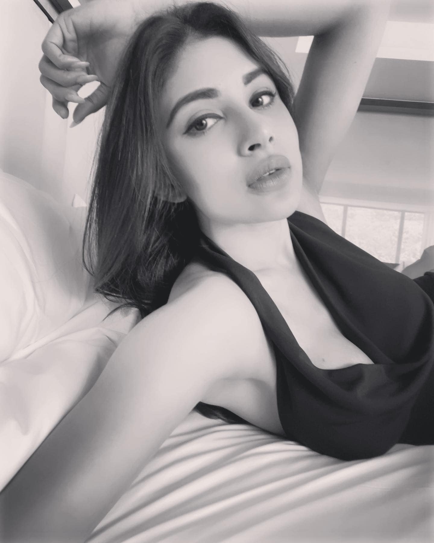 bollywood actress mouni roy photos 