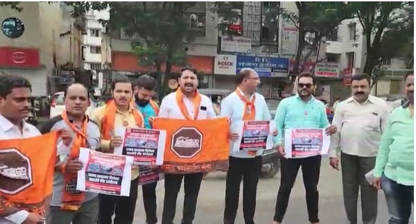 लवकरात लवकर जर खड्डे बुजवले नाही, तर तीव्र आंदोलन छेडले जाईल असा इशारा देखील मनसे कोथरूड विभाग अध्यक्ष सुधीर धावडे यांनी दिला आहे.