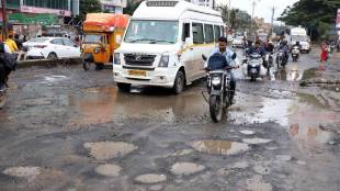 Pune road pathole