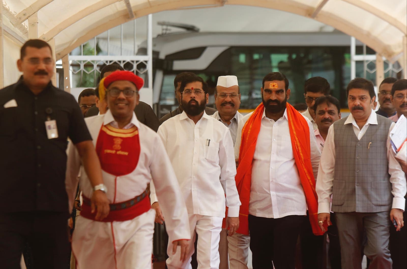 Shivsena mla santosh bangar joins cm eknath shinde camp