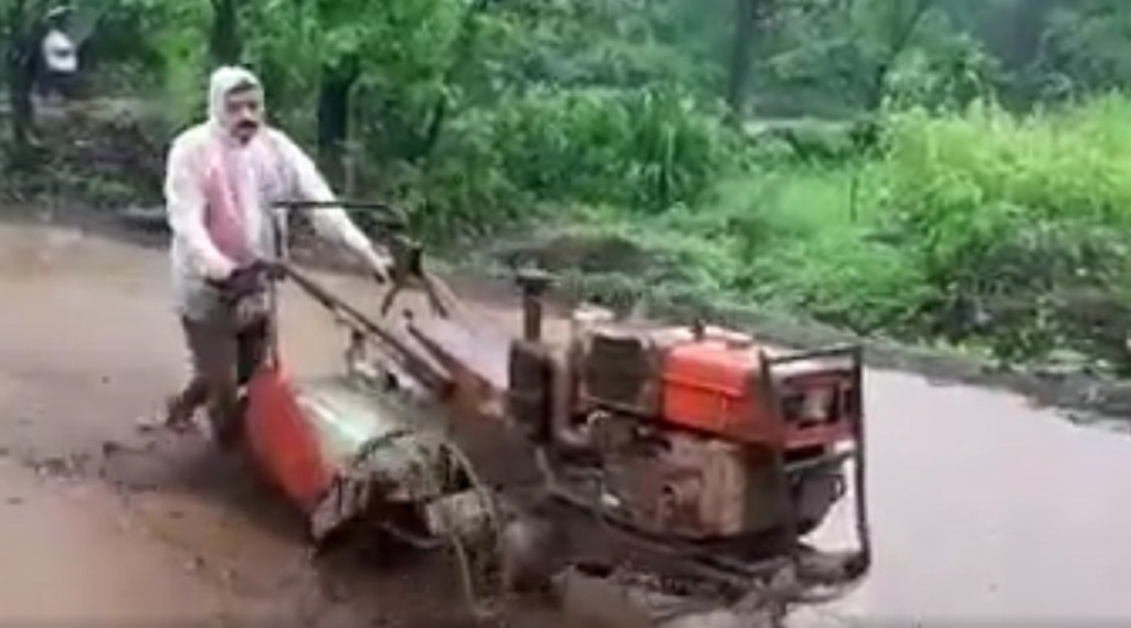 shivsena mla bhaskar jadhav working in farm after vidhansabha assembly session end spb 94