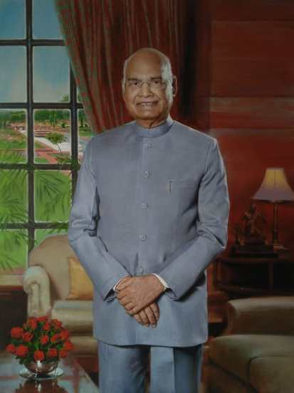 रामनाथ कोविंद यांचा राष्ट्रपतीपदाचा कार्यकाळ संपला असून देशाच्या १५ व्या राष्ट्रपती म्हणून द्रौपदी मुर्मू यांनी आज शपथ घेतली.