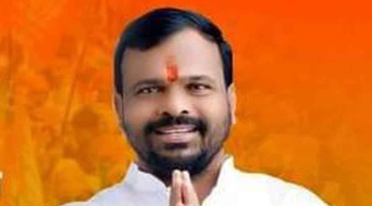 श्रीकांत देशमुख हे तीन वर्षांपासून भाजपचे जिल्हाध्यक्षपद सांभाळत होते