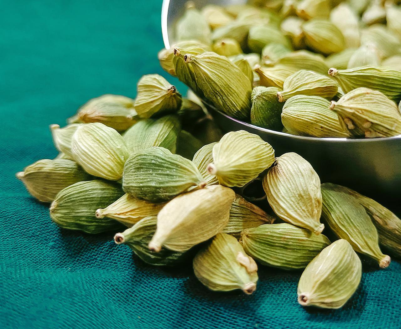 benefits of cardamom