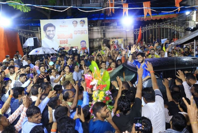 आदित्य ठाकरे नाशिक दौऱ्यावर असताना शिवसेनेचे बंडखोर आमदार सुहास कांदे यांनी आदित्य ठाकरे यांच्यावर टीका केली आहे.