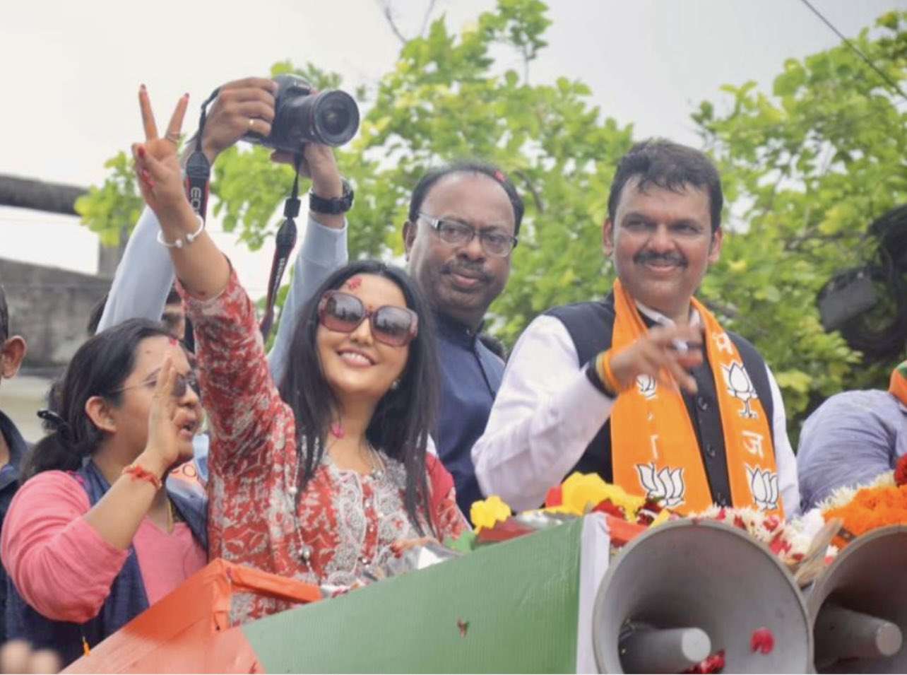 Deputy CM Devendra Fadnavis Wife Amruta Shares Photo from Nagpur Rally says his comeback is phenomenal