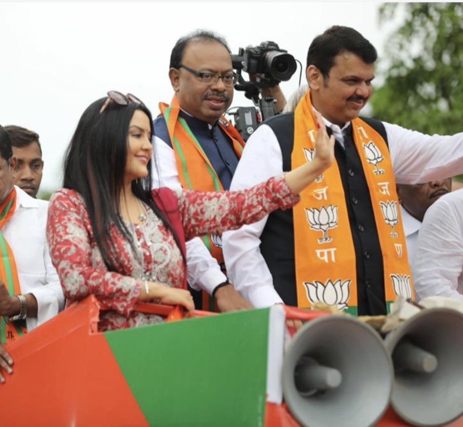 Deputy CM Devendra Fadnavis Wife Amruta Shares Photo from Nagpur Rally says his comeback is phenomenal