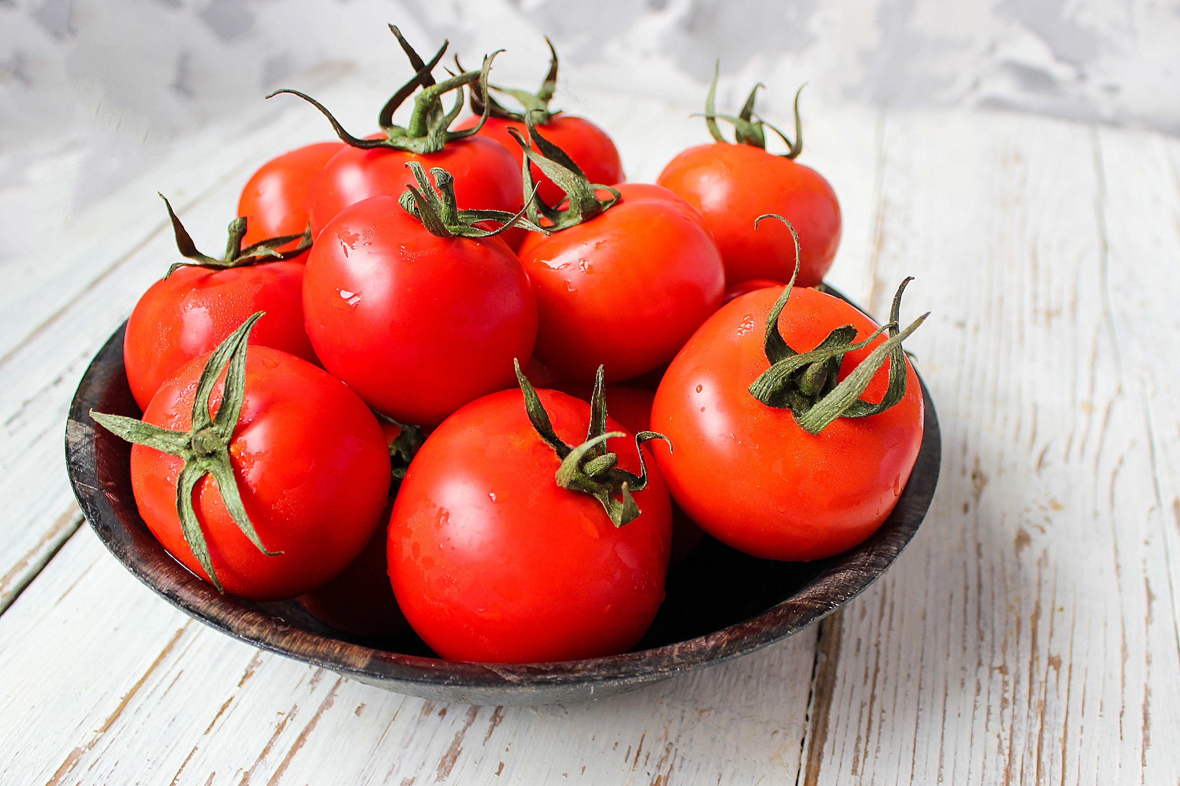 Eating too many Tomatoes Can Damage Your Body
