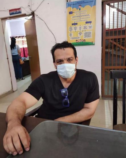 तमेजला कलम ३४१ आणि १८८ अंतर्गत गुन्हा दाखल करण्यात आला आहे. परवानगी घेतल्याशिवाय सेलिब्रेशनसाठी जमावाला बोलावल्याचा आरोप त्याच्यावर आहे. सेक्टर ४९ पोलीस स्टेशनने अटक केली होती.