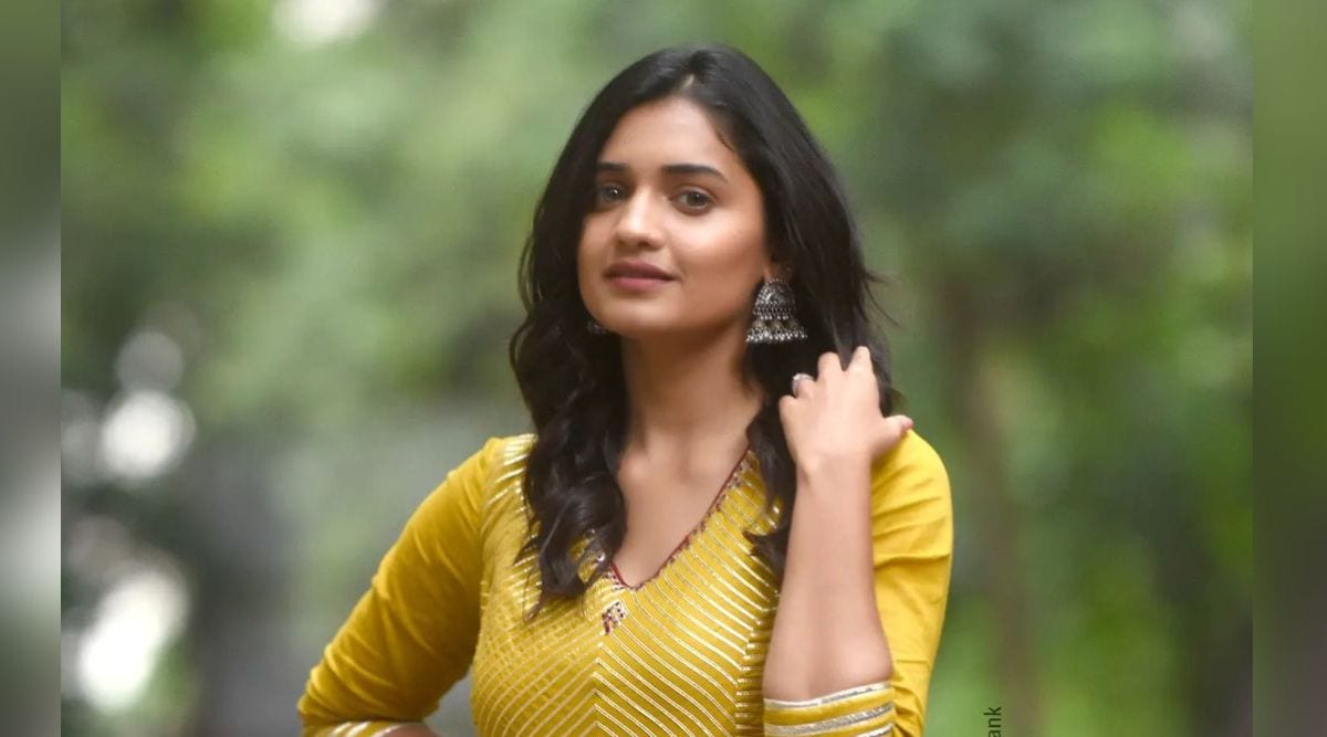 hruta durgule, ananya film, ananya release date, hruta durgule instagram, hruta durgule upcoming film, हृता दुर्गुळे, हृता दुर्गुळे इन्स्टाग्राम, हृता दुर्गुळे प्रदर्शन तारीख, हृता दुर्गुळे आगामी चित्रपट