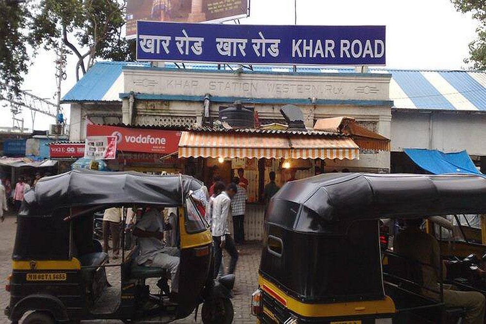 khar road station