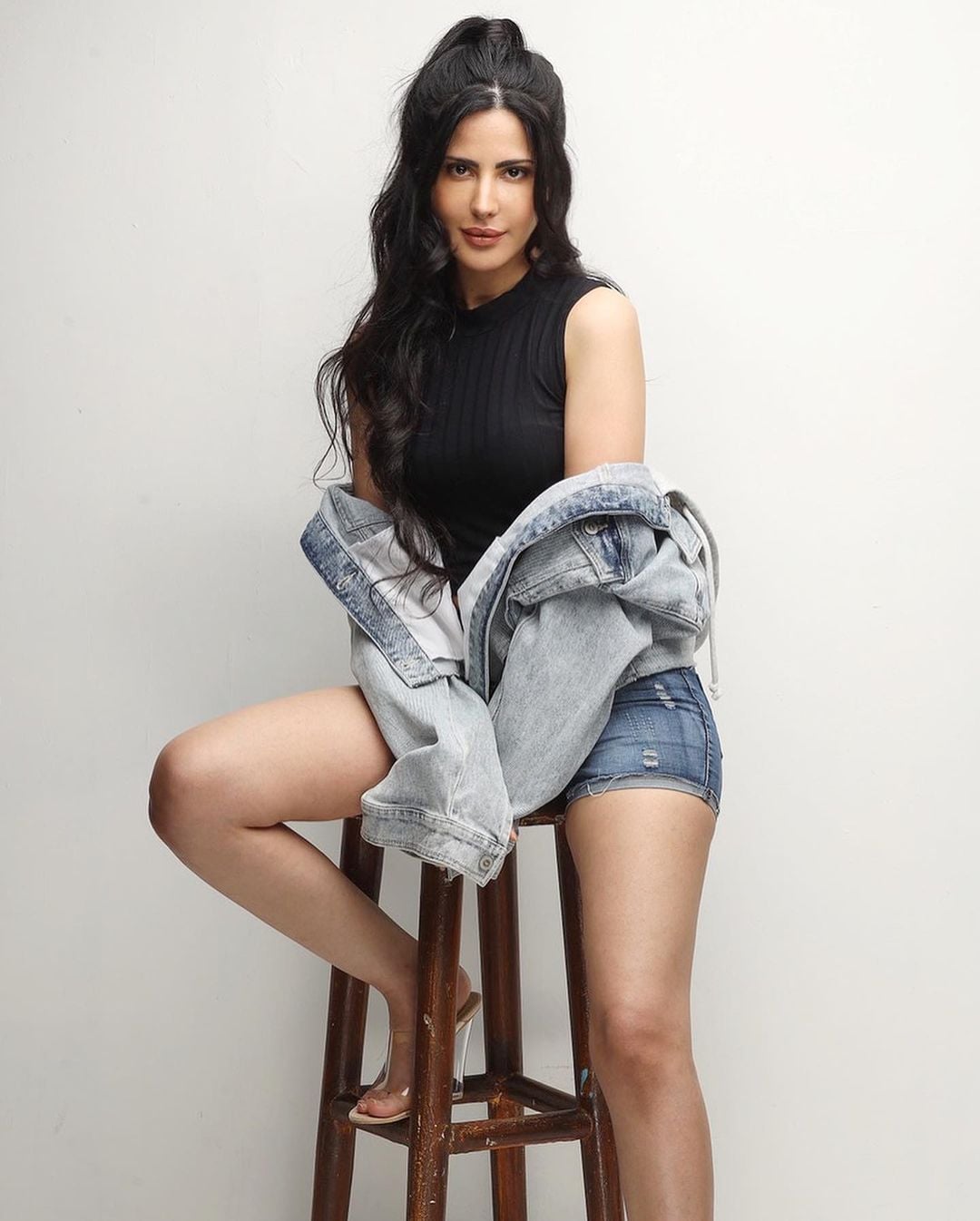 model alina rai who look like bollywood actress katrina kaif