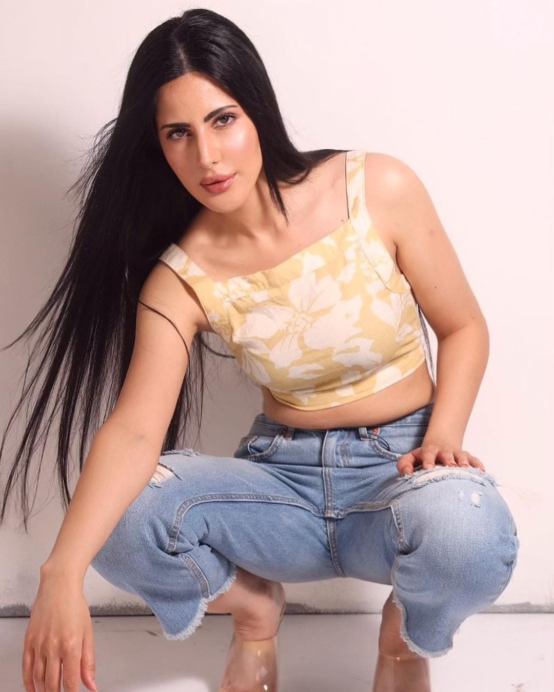 model alina rai who look like bollywood actress katrina kaif