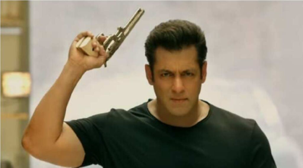 Salman khan Gun licence, Salman khan Death Threat, Salman khan News, Mumbai Police, Salman khan Films, Salman khan, सलमान खान, सलमान खान बंदूक परवाना, सलमान खानला जीवे मारण्याची धमकी, सलमान खान आगामी चित्रपट, सलमान खान वय