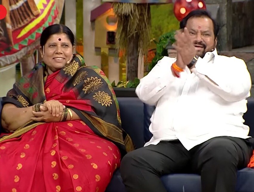 eknath shinde group rebel mla shahaji bapu patil with wife in chala hawa yeu dya talks about why he gave fake gold at time of marriage