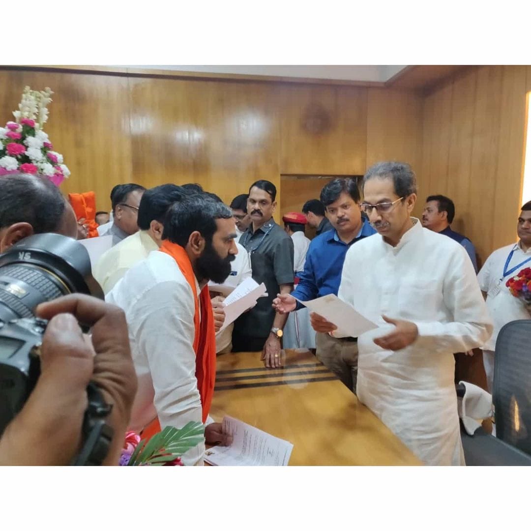 Santosh Bangar Joins Eknath Shinde Camp