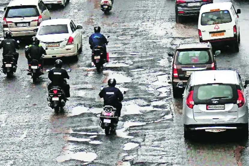 chief minister Eknath Shinde criticized officers on potholes issue (File Image)