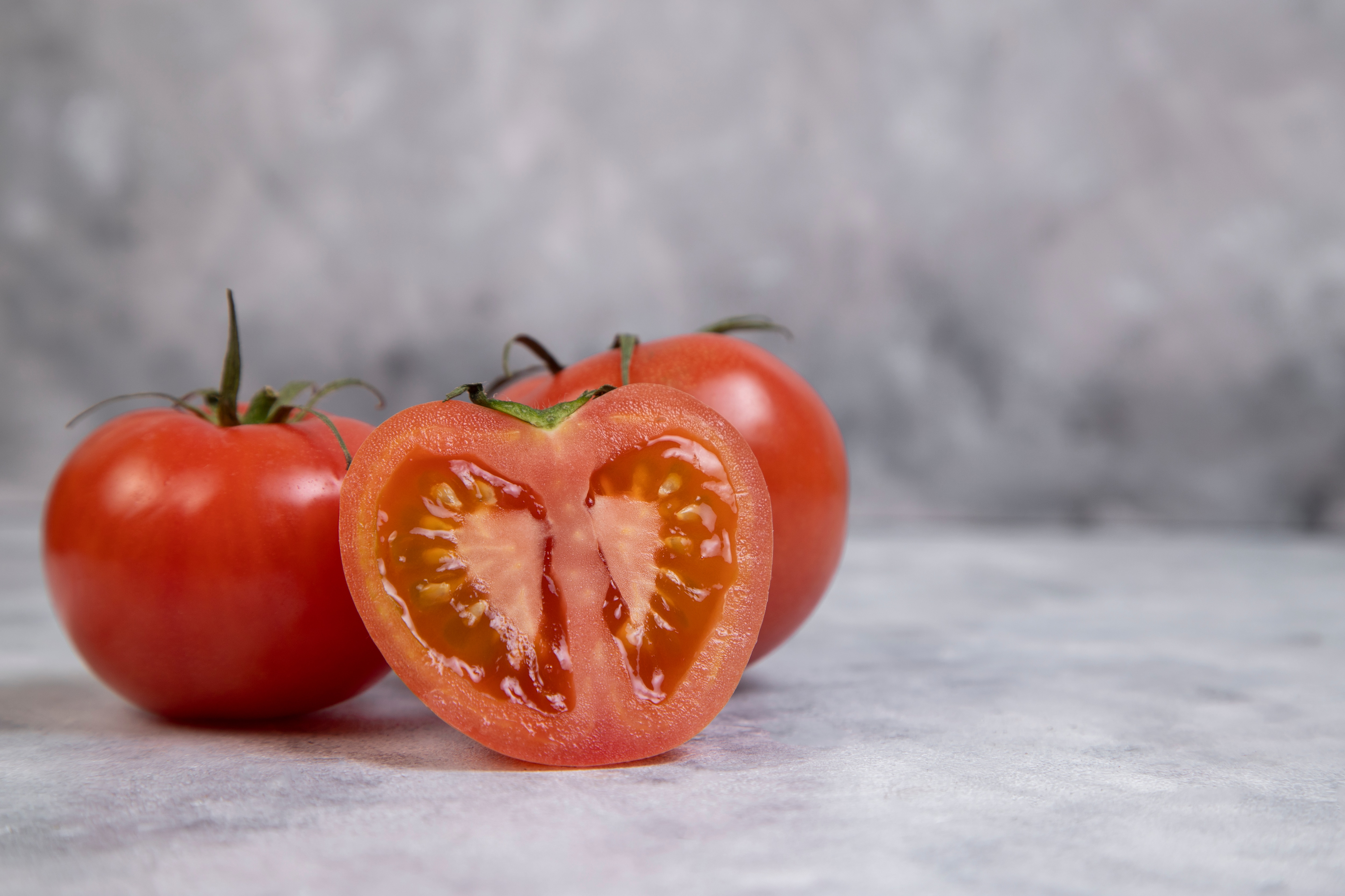 Eating too many Tomatoes Can Damage Your Body