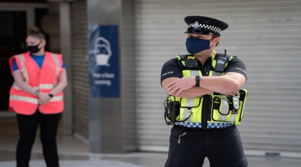 लंडन: पोलिसांकडून २ वर्षांत ६०० विद्यार्थ्यांची कपडे काढून झडती; बहुतांश कृष्णवर्णीय