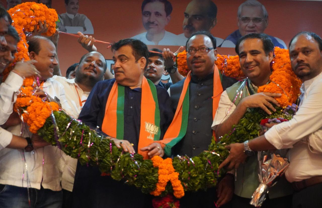 Gadkari praise Bawankule for becoming Maha BJP chief says if Fadnavis goes to central Bawankule can be cm