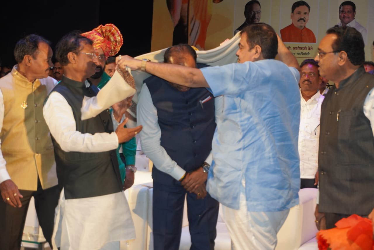 Gadkari praise Bawankule for becoming Maha BJP chief says if Fadnavis goes to central Bawankule can be cm