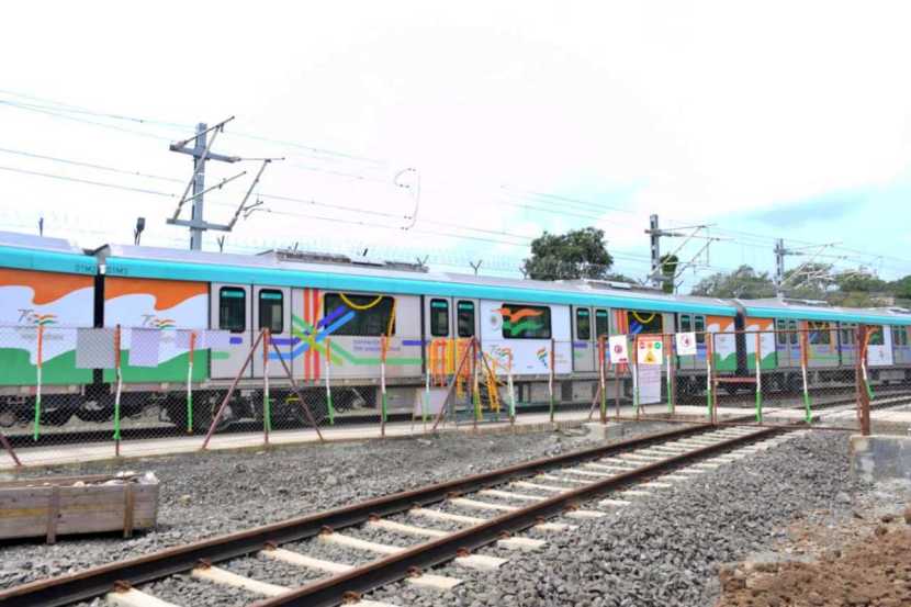 मुख्यमंत्री एकनाथ शिंदे यांनी मंगळवारी (३० ऑगस्ट) कुलाबा-वांद्रे-सिप्स मेट्रो लाइन-३ च्या प्रोटोटाईप ट्रेन चाचणी शुभारंभ कार्यक्रमात जोरदार राजकीय टोलेबाजी केली.