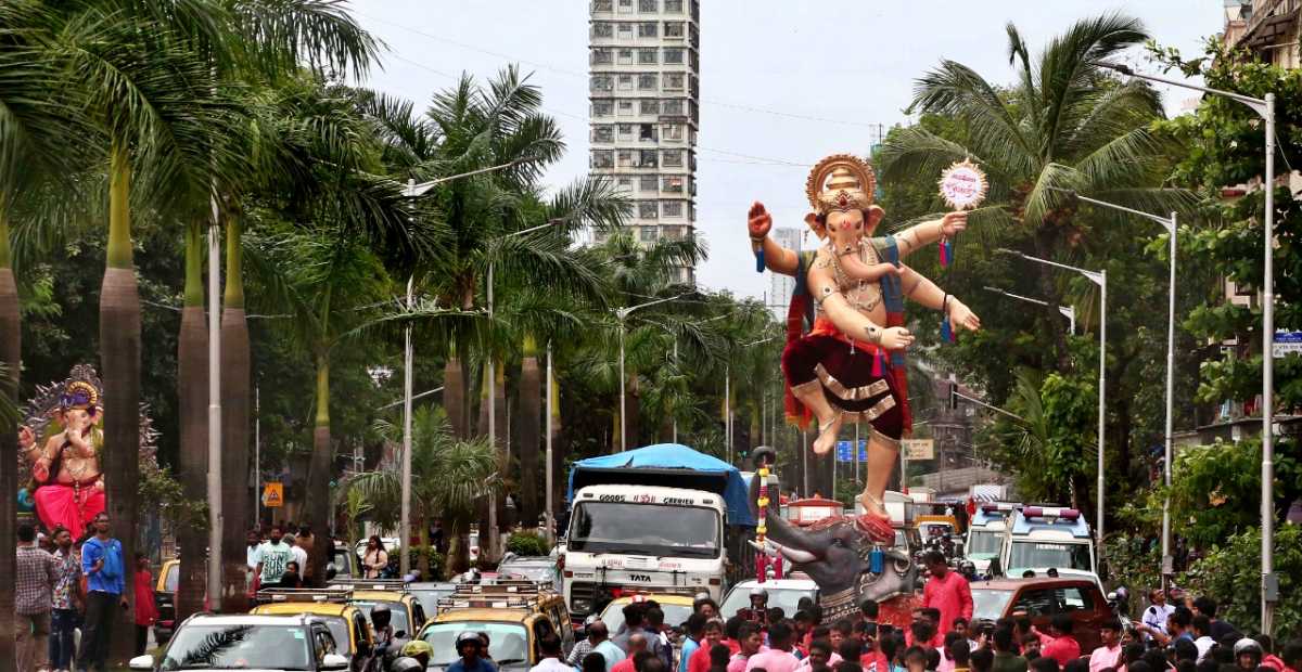 यावेळचा उत्साह अधिक पटीने दिसत आहे. त्यामुळेच गणपती बाप्पांच्या आगमनाची जोरदार तयारी सुरू आहे. (फोटो सौजन्य : अमित चक्रवर्ती)