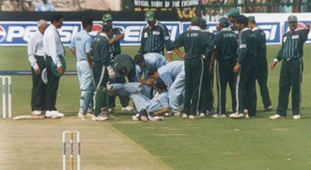 Shoaib Akhtar ball to Sourav Ganguly