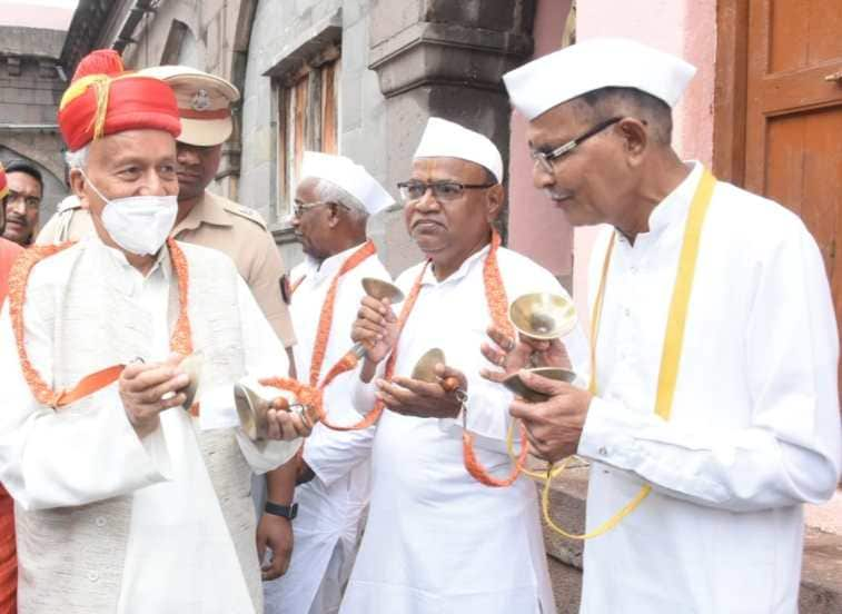 “महाराष्ट्र ही संतांची भूमी आहे आणि तुकोबाराय हे सर्वांसाठी प्रेरणास्त्रोत आहेत. त्यांचे विचार अखंडितपणे अंमलात राहतील, यात शंका नाही.” असे उद्गार राज्यपाल भगतसिंह कोश्यारी यांनी काढले आहेत.