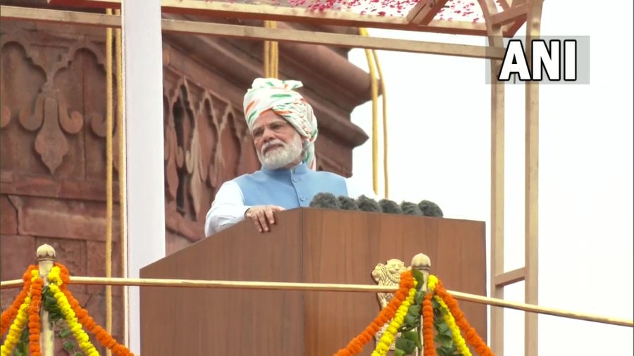 Independence Day 2022 celebration pm modi hoisted flag at red fort delhi