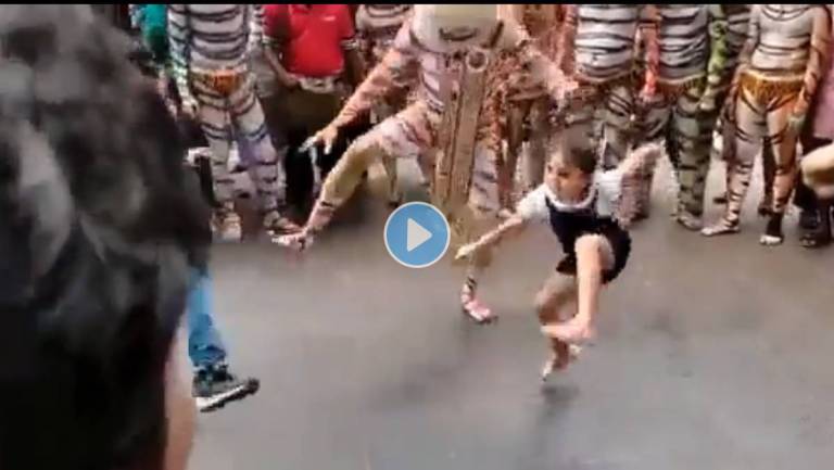 Karnataka-Girl-Folk-Dance-Video-Viral